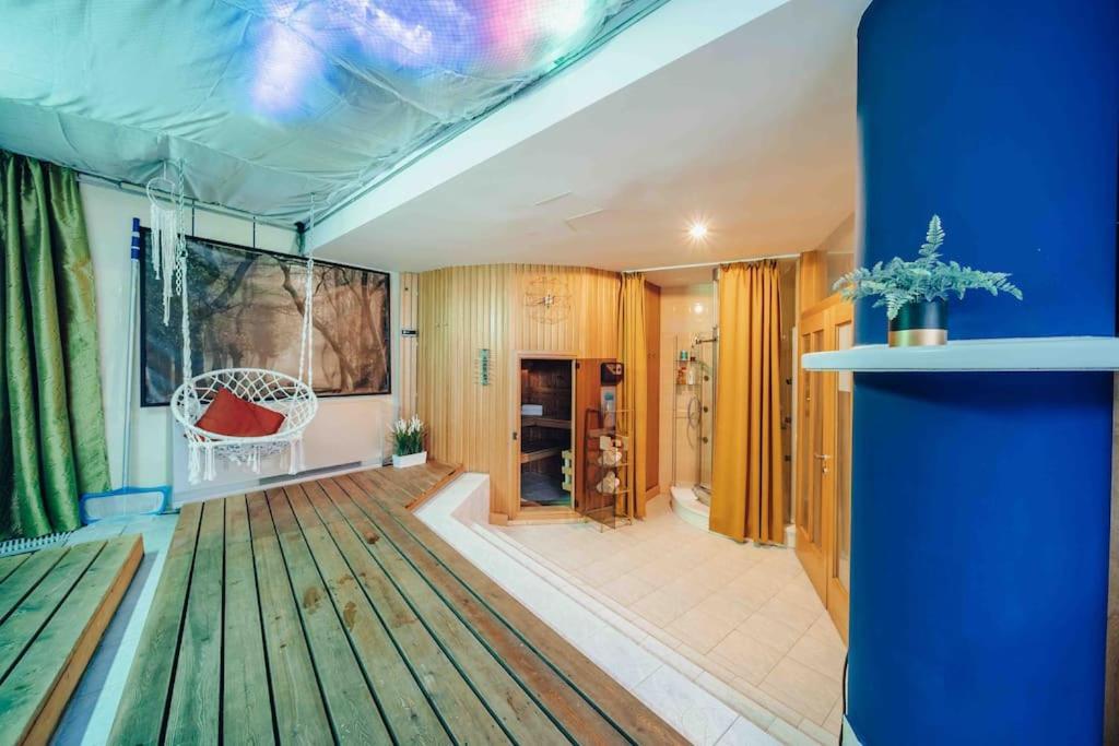 Unique With Private Pool, Cinema, * Praha