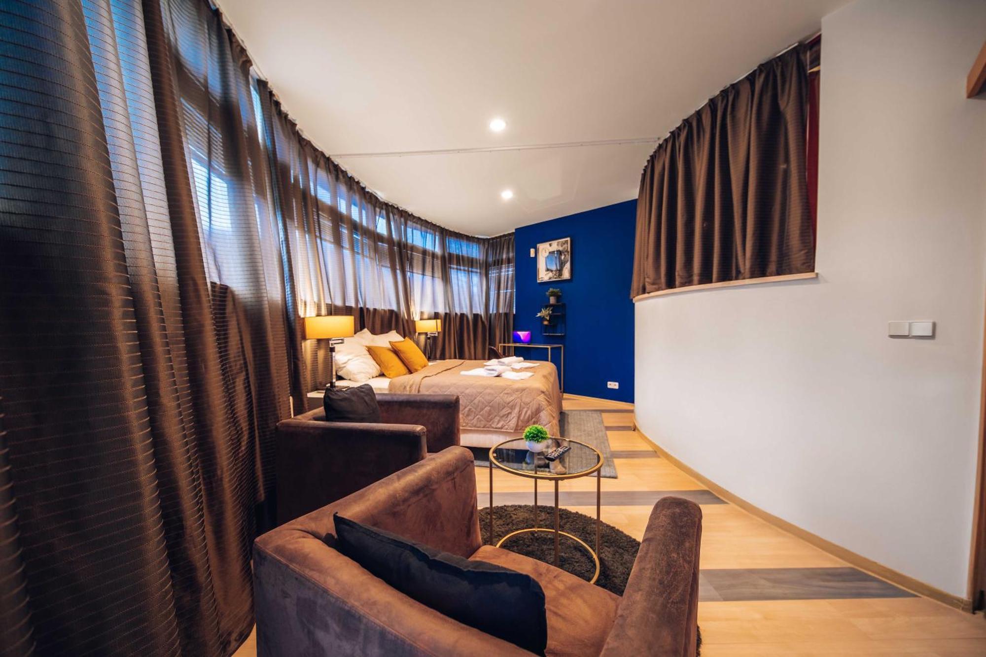 Unique With Private Pool, Cinema, * Praha